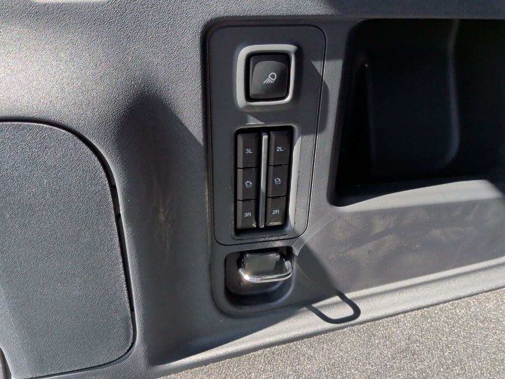 2025 Ford Expedition Active - Photo 17