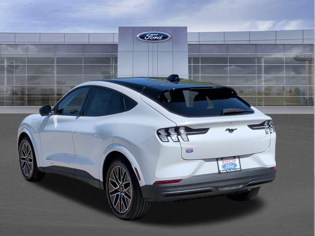 2025 Ford Mustang Mach-E Premium photo 3