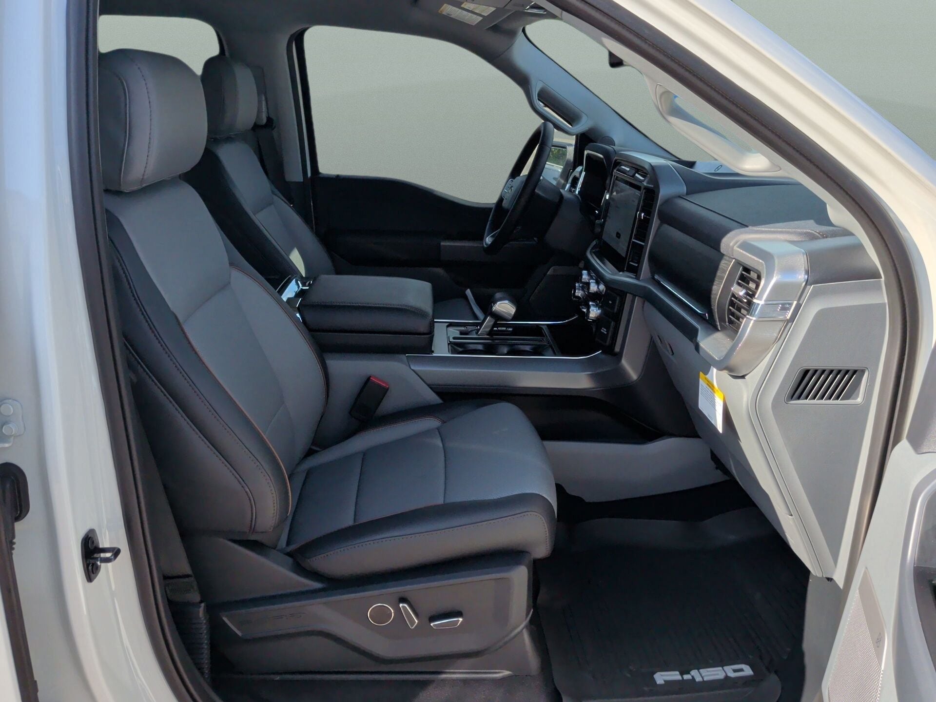 2026 Ford F-150 Lariat - Photo 17