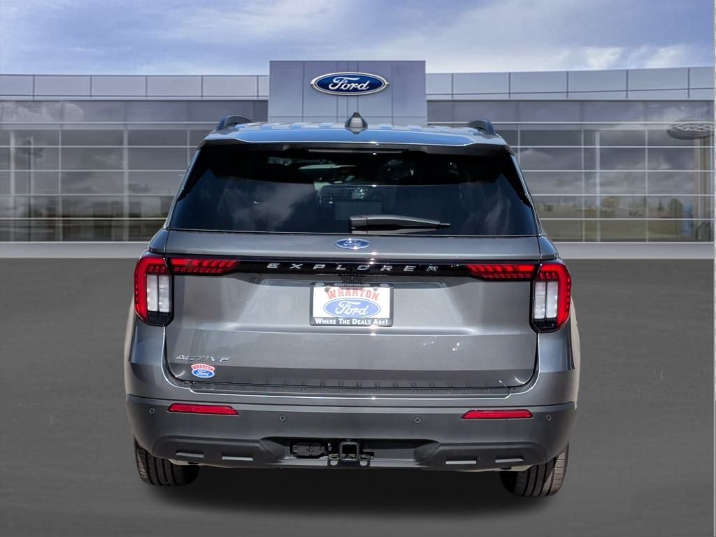 2026 Ford Explorer photo 3