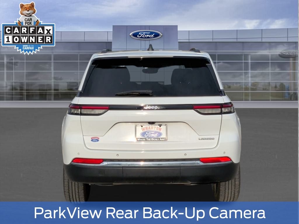 2023 Jeep Grand Cherokee Laredo photo 3