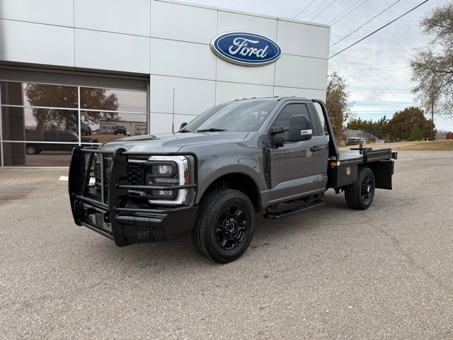2024 Ford F-350 Super Duty XL's photo