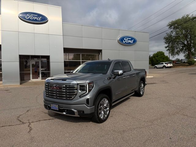 2023 GMC Sierra 4WD Crew Cab Short Box Denali's photo