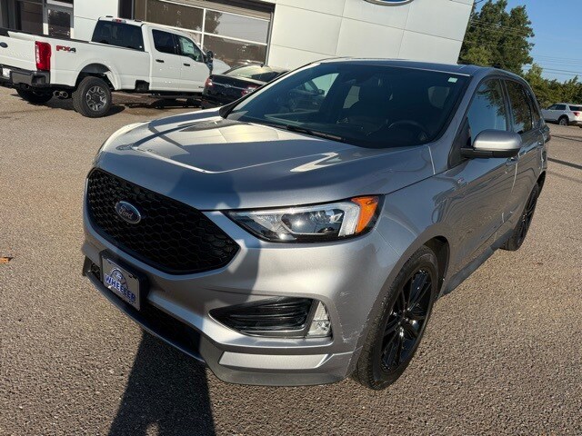 2022 Ford Edge ST photo 3