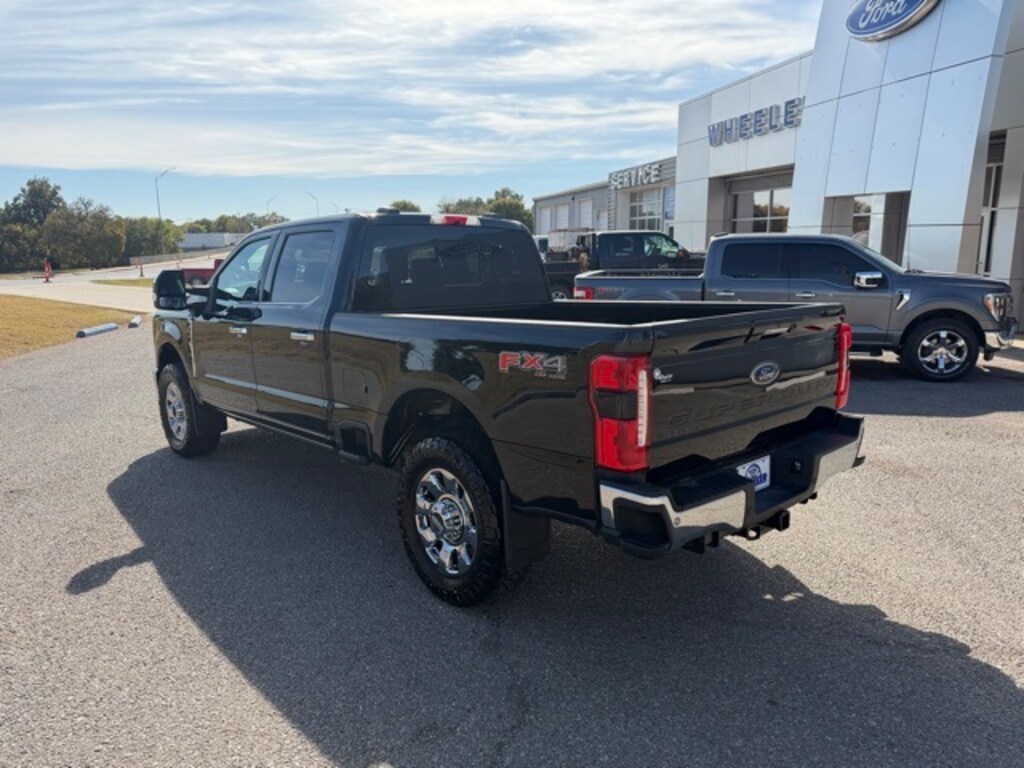 Used 2023 Ford F-350SD Lariat Truck