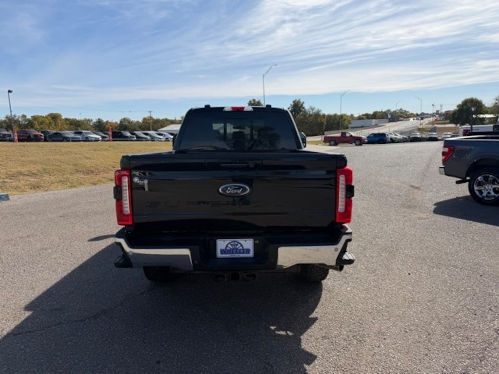 Used 2023 Ford F-350SD Lariat Truck