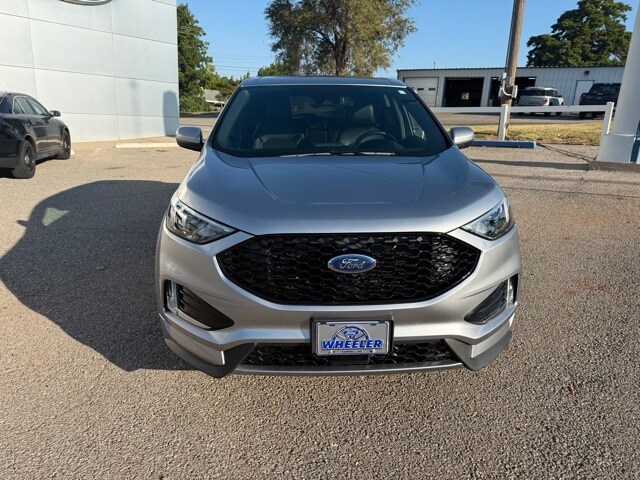 2022 Ford Edge ST photo 2