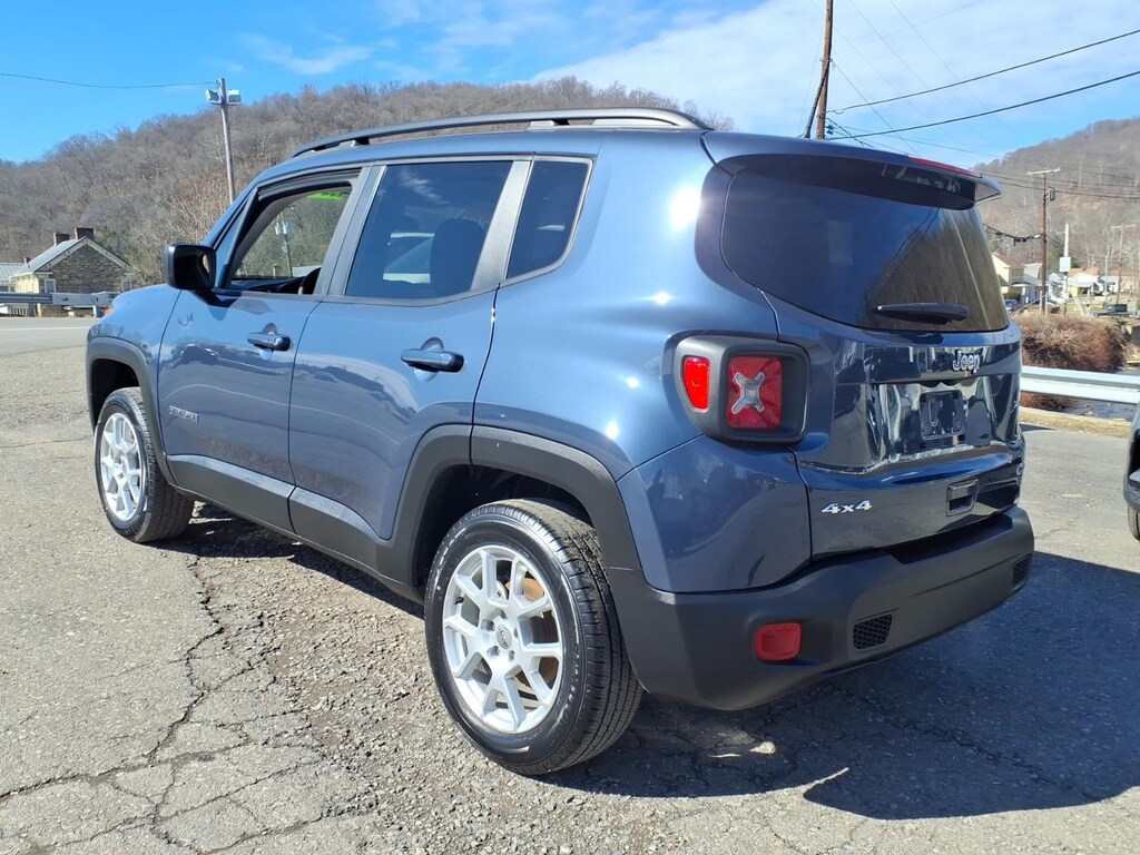 Used 2022 Jeep Renegade Latitude 4x4 Latitude SUV