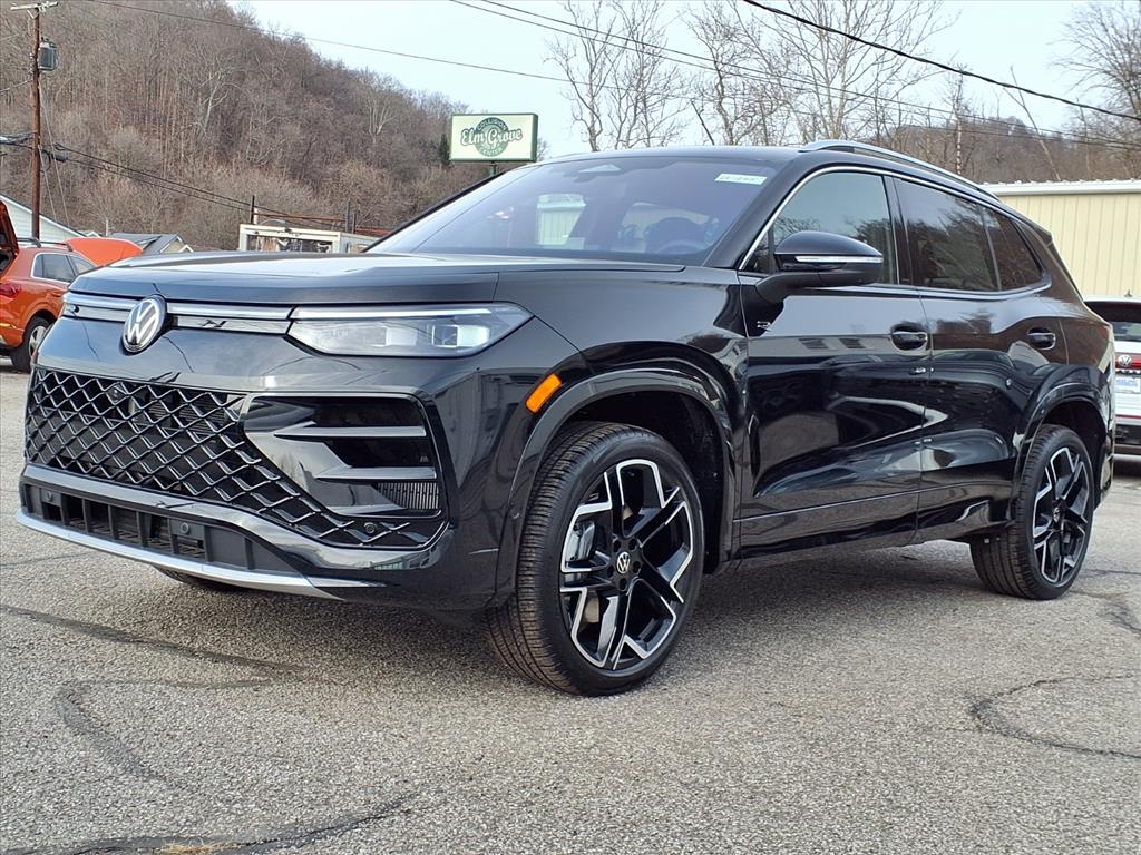 2026 Volkswagen Tiguan SEL R-LINE TURBO's photo