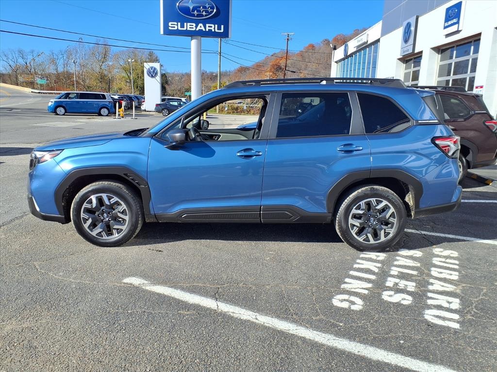 Used 2025 Subaru Forester Premium AWD Premium Crossover