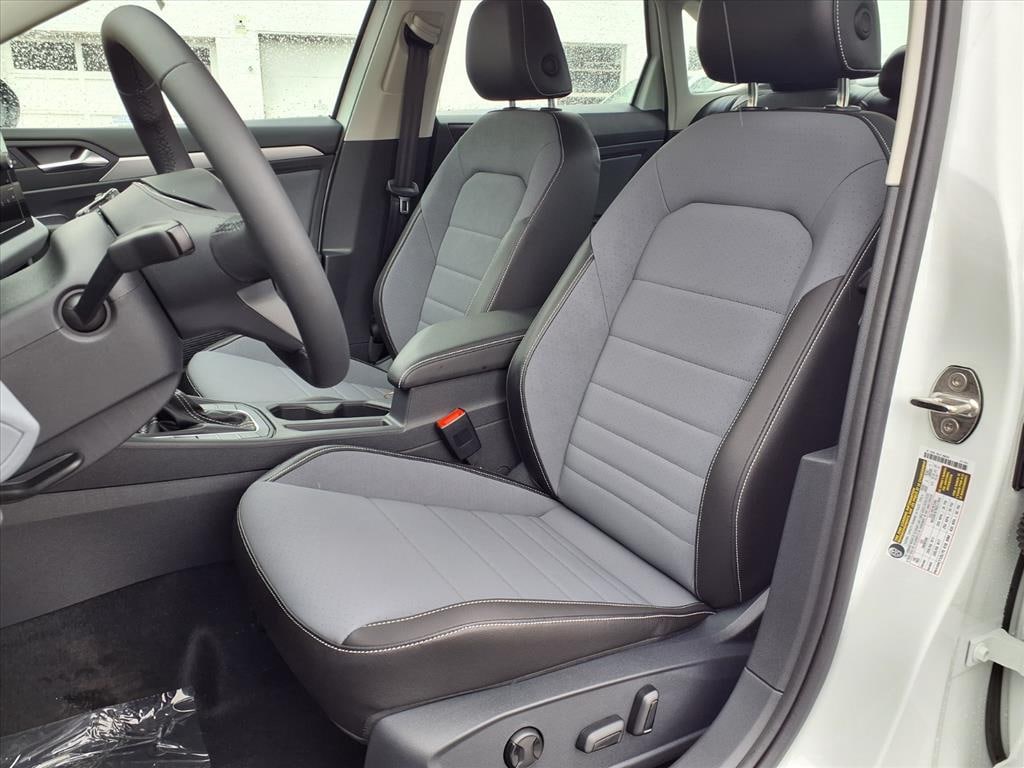 New 2026 Volkswagen Jetta 1.5T SE Sedan