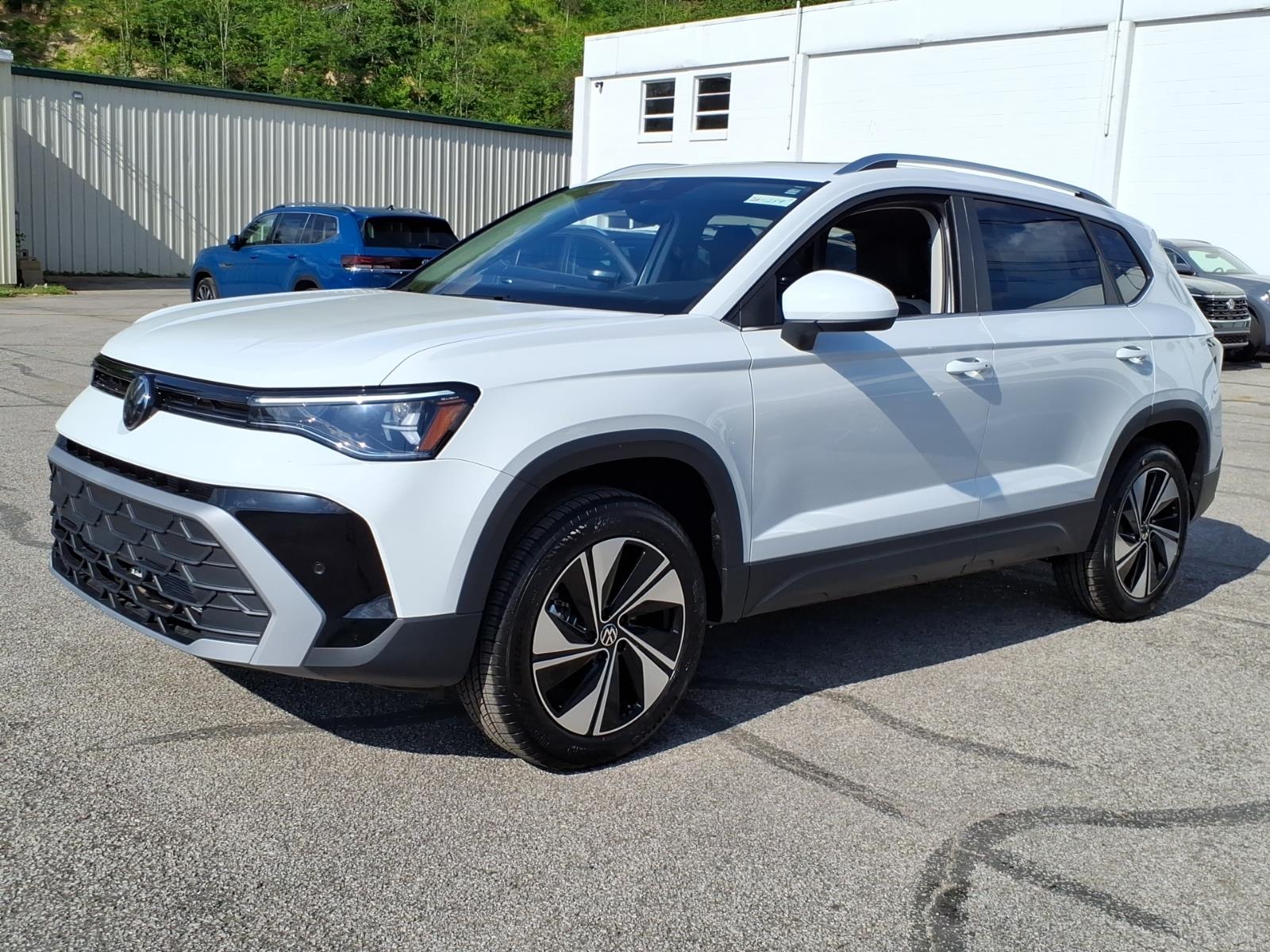 2026 Volkswagen Taos 1.5T SE 4Motion's photo