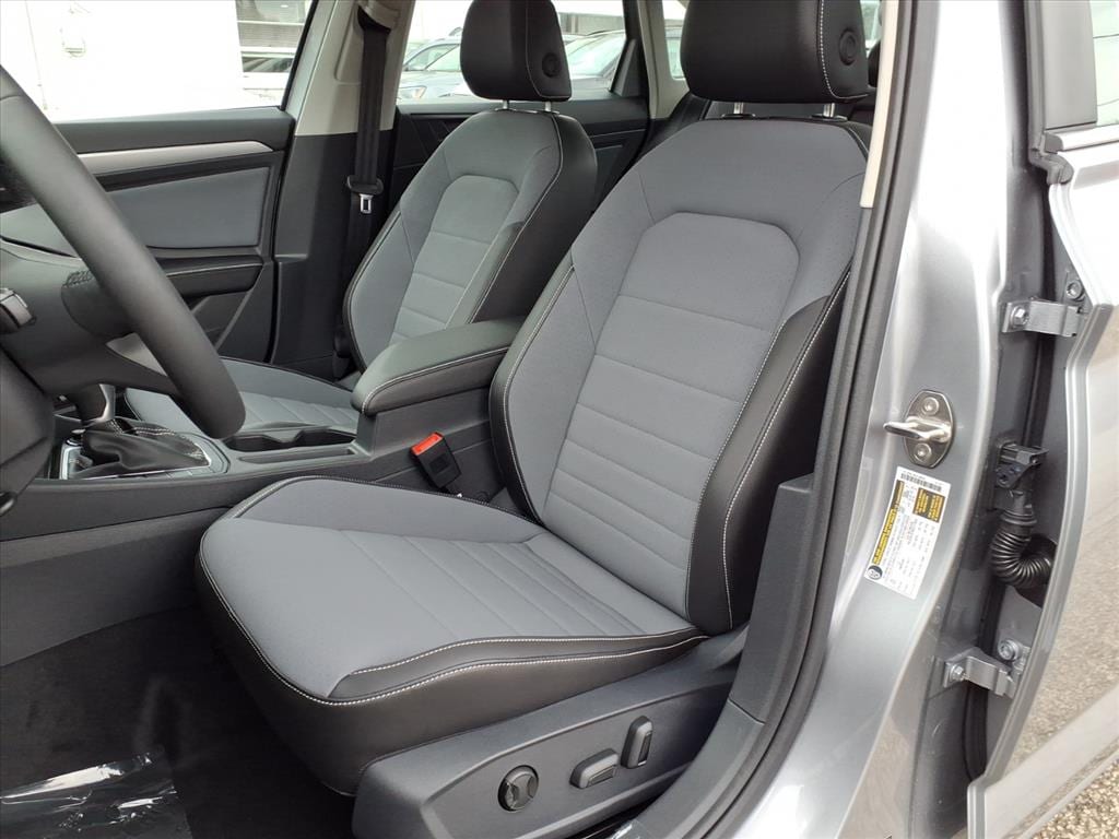 New 2026 Volkswagen Jetta 1.5T SE Sedan