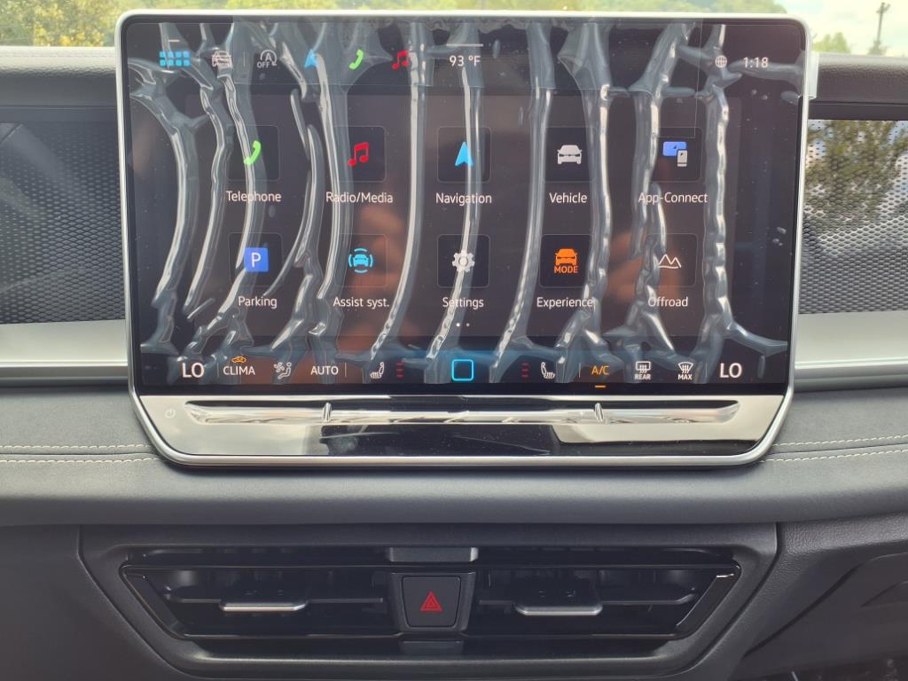 2025 Volkswagen Tiguan SE - Photo 9