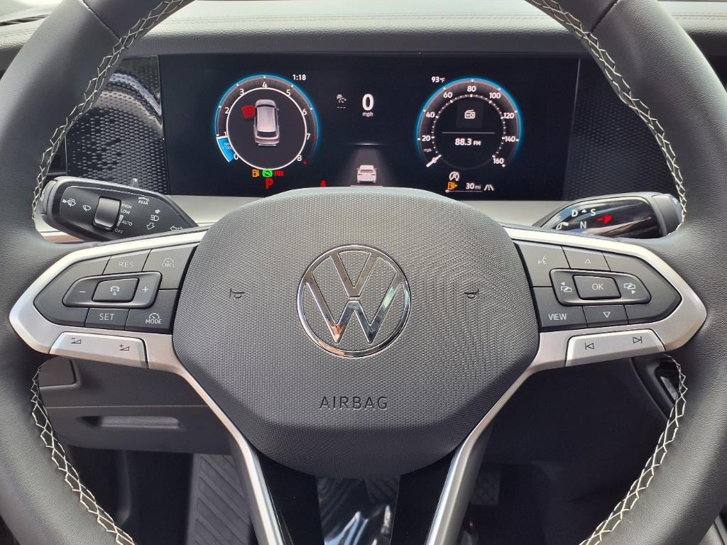 2025 Volkswagen Tiguan SE - Photo 11