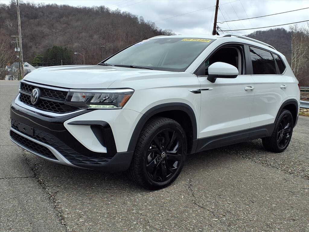 Used 2024 Volkswagen Taos SE SE SUV