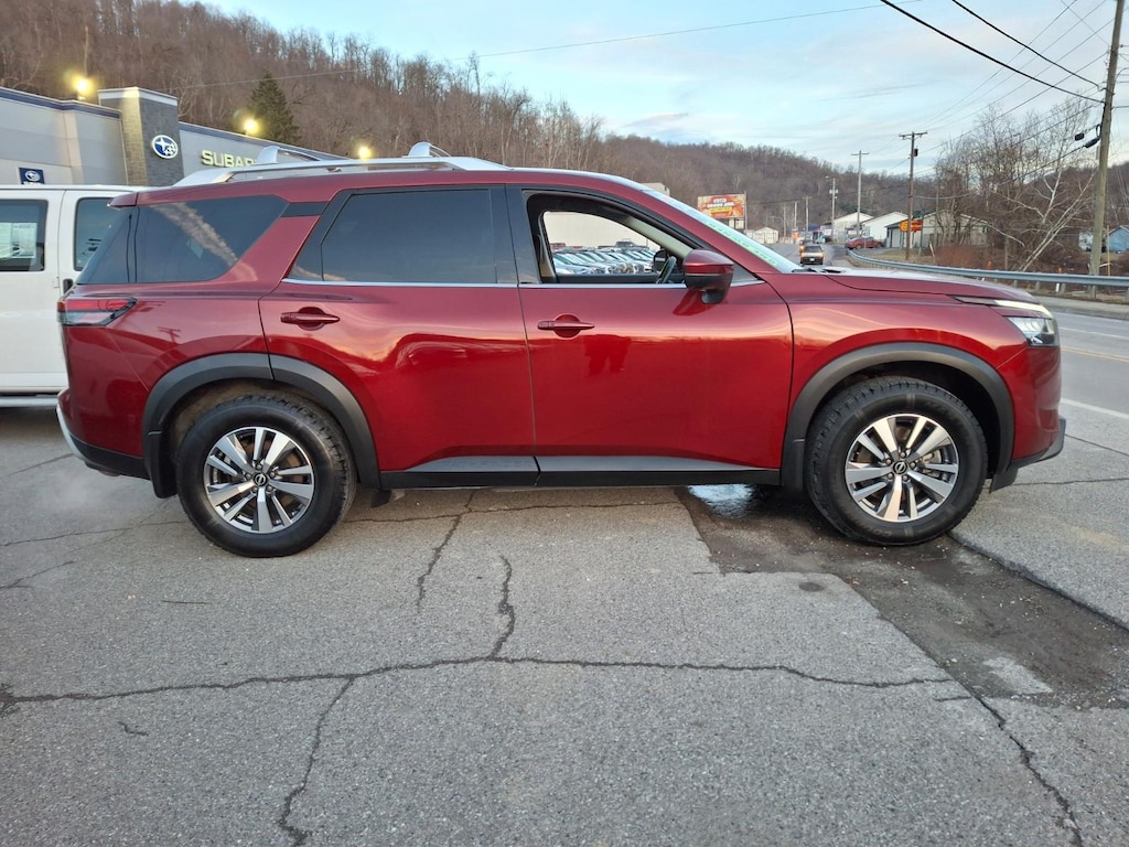 Used 2023 Nissan Pathfinder SL AWD SL SUV