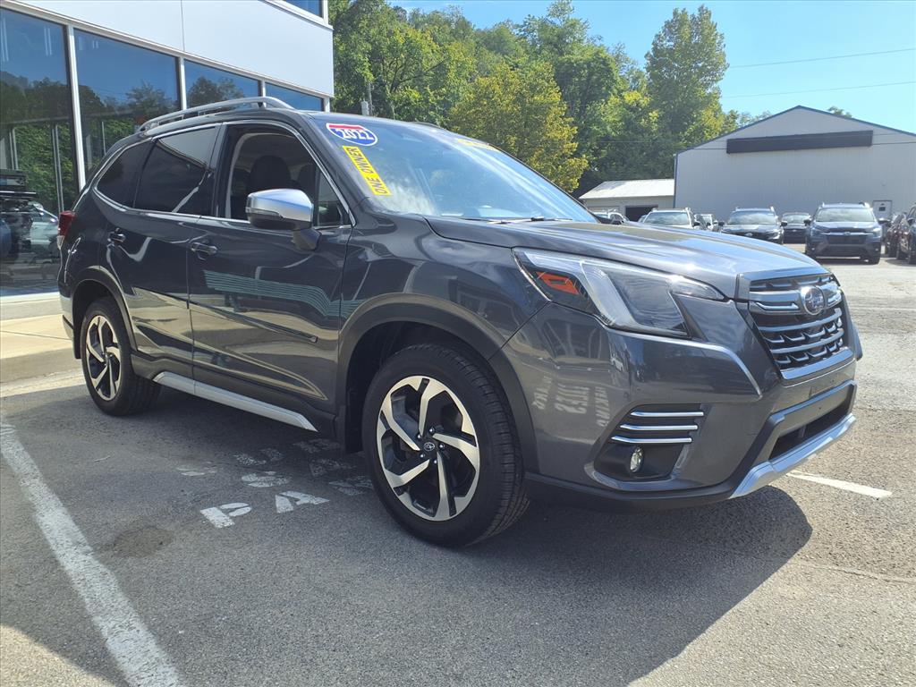 2022 Subaru Forester Touring photo 2