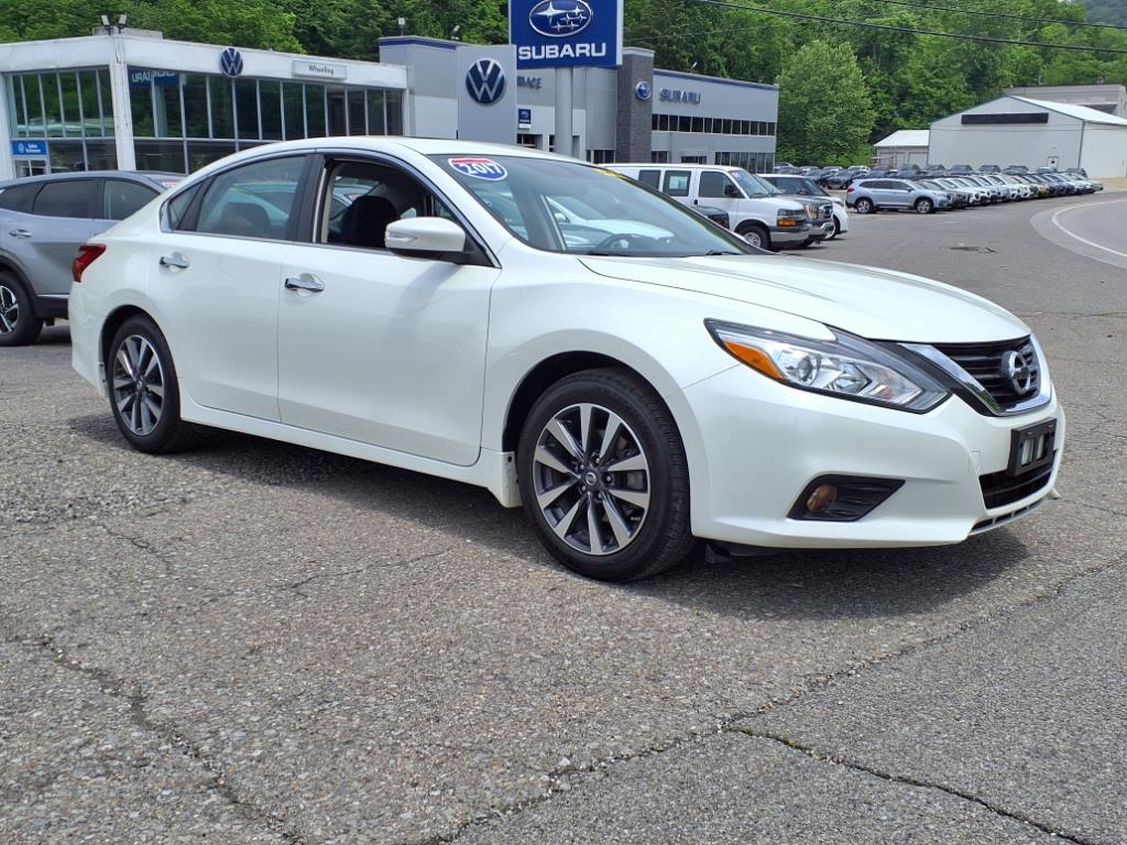 Used 2017 Nissan Altima SV with VIN 1N4AL3AP9HC482766 for sale in Wheeling, WV