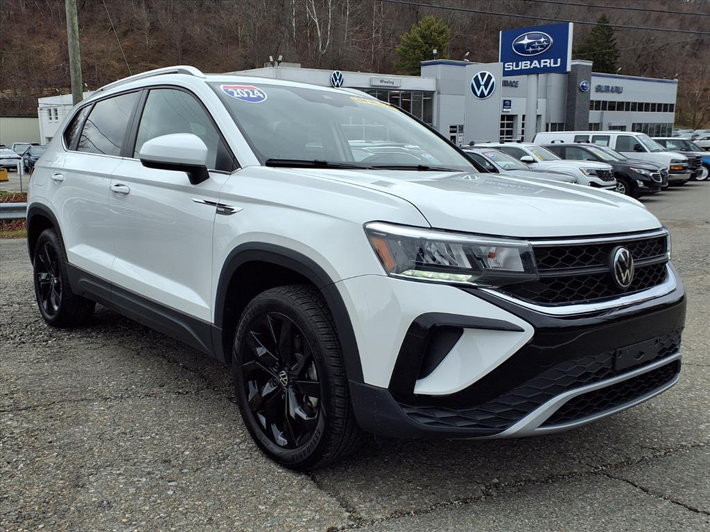 2024 Volkswagen Taos SE photo 2