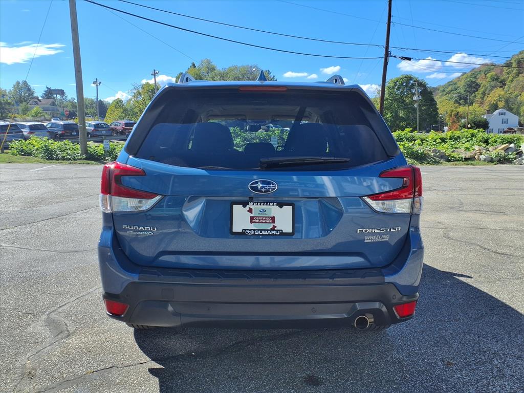 2022 Subaru Forester Limited photo 2