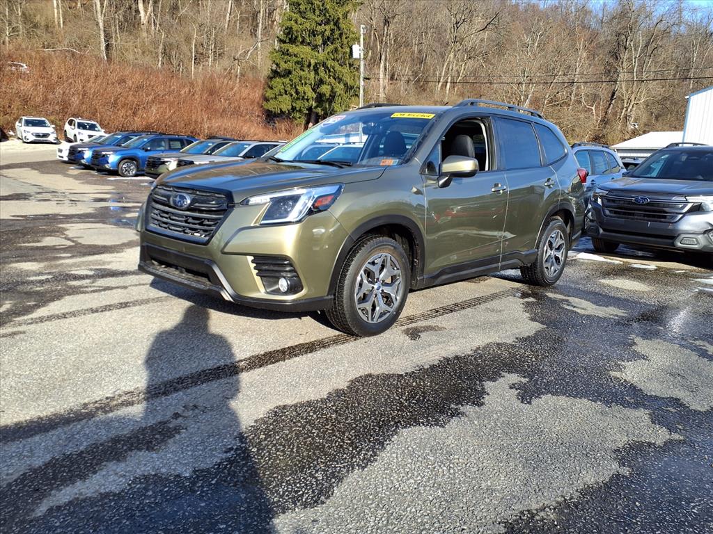 2023 Subaru Forester Premium's photo