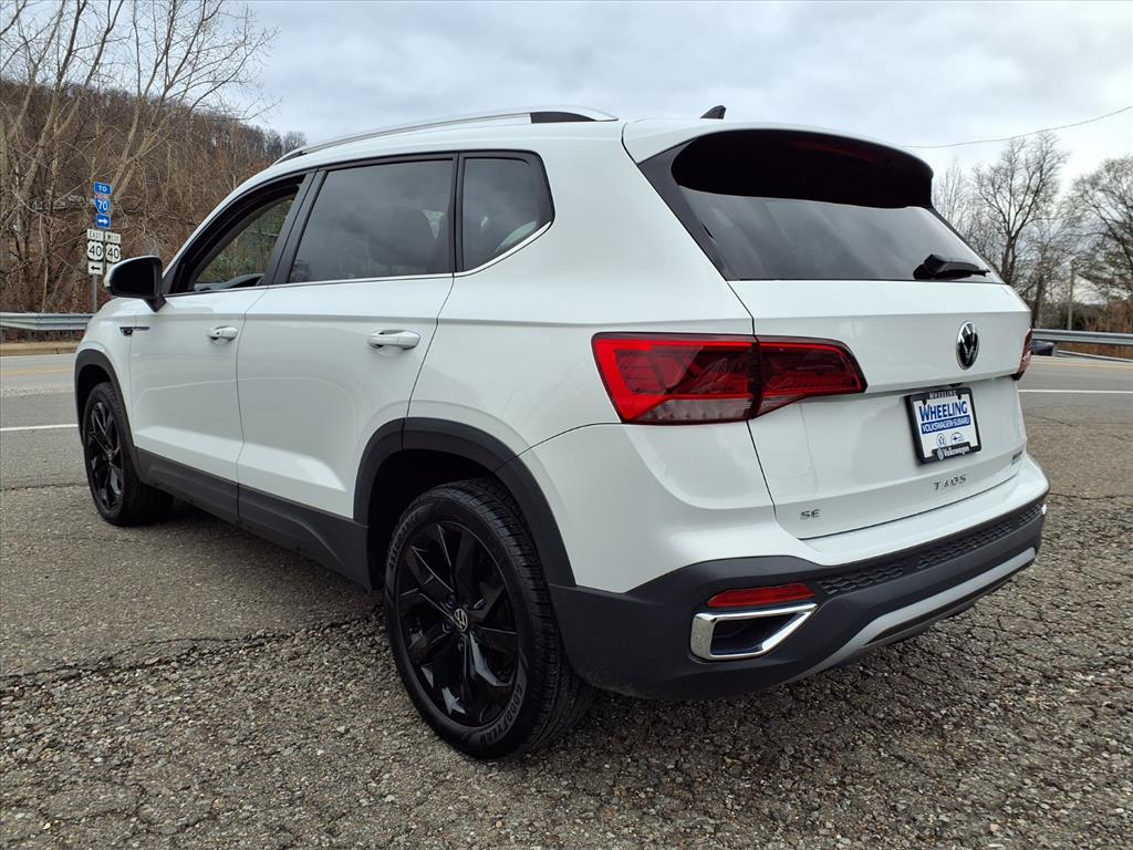 2024 Volkswagen Taos SE photo 4