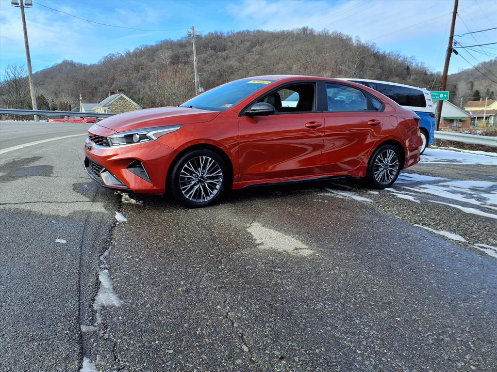 2023 Kia Forte GT-Line's photo