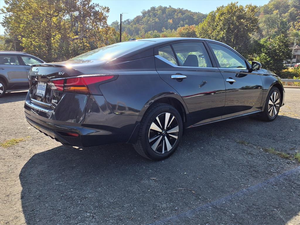 2021 Nissan Altima 2.5 SV photo 3