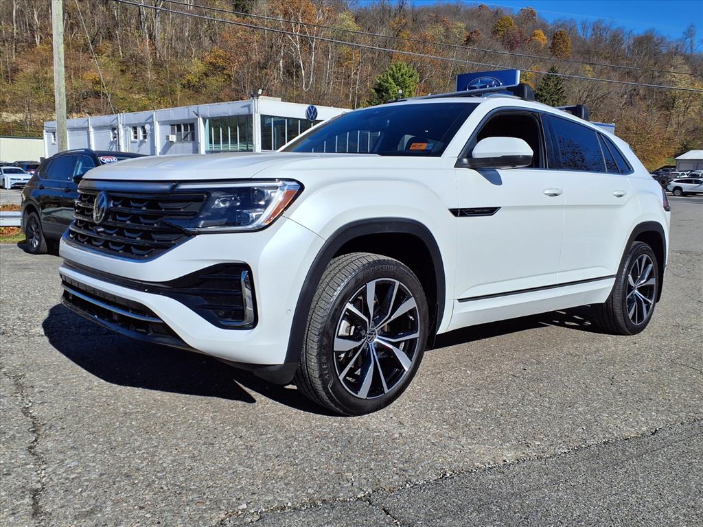 2024 Volkswagen Atlas Cross Sport SEL Premium R-LINE's photo