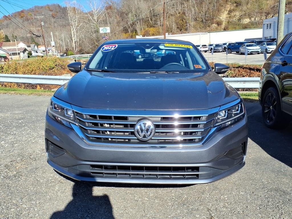 Used 2022 Volkswagen Passat SE with VIN 1VWSA7A35NC007780 for sale in Wheeling, WV