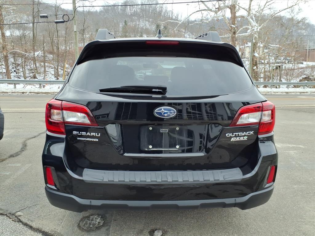 2017 Subaru Outback 2.5i Premium photo 3
