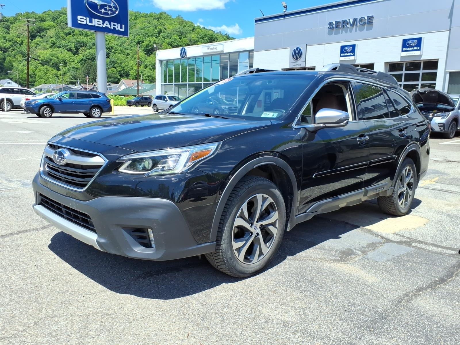 2022 Subaru Outback Touring's photo
