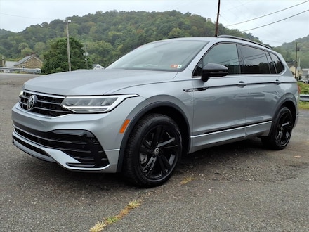 Featured Used 2024 Volkswagen Tiguan SE R-Line Black SE R-Line Black  SUV for sale in Wheeling