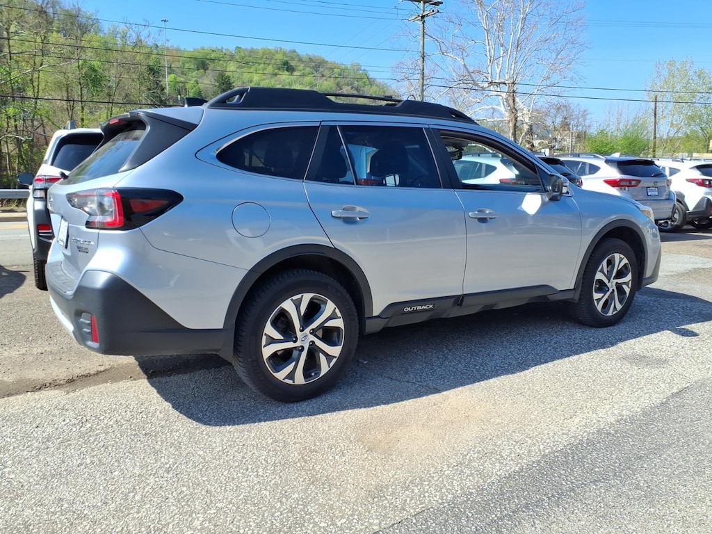 Used 2022 Subaru Outback Limited AWD Limited Crossover