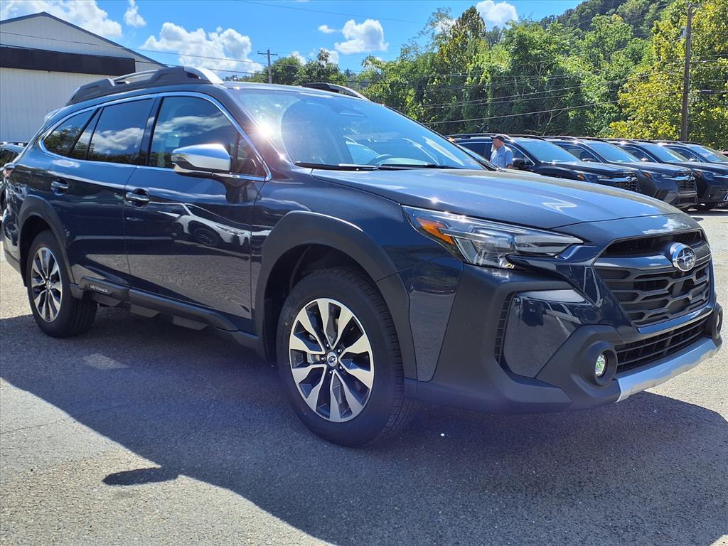 2025 Subaru Outback Touring XT photo 3