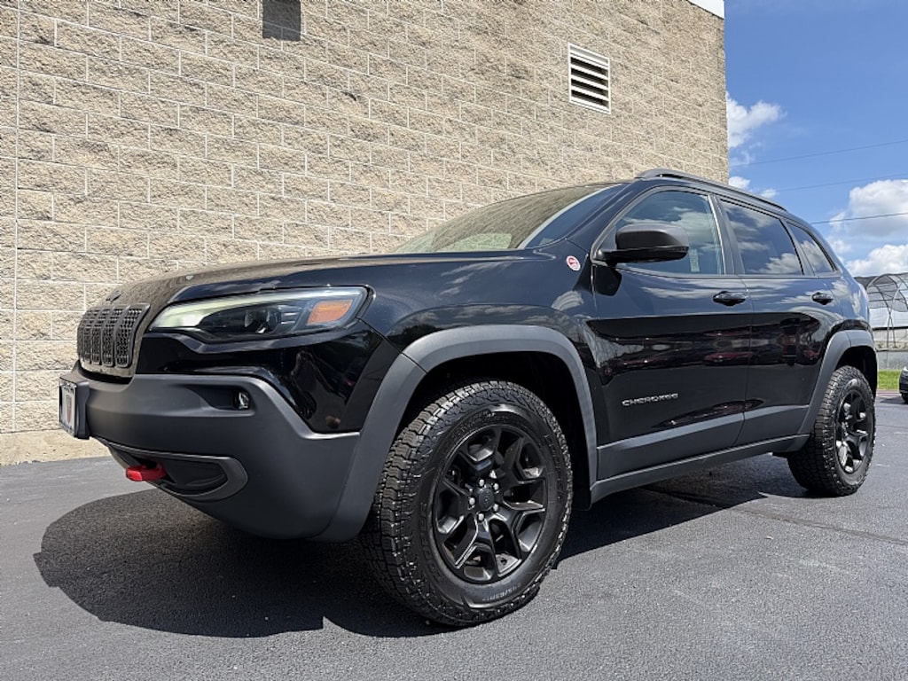Used 2019 Jeep Cherokee Trailhawk SUV