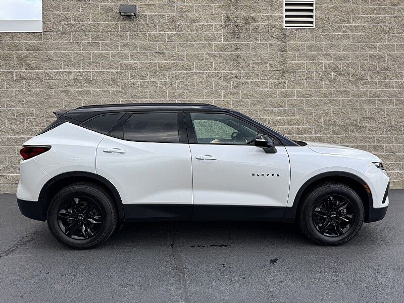 2022 Chevrolet Blazer 3LT photo 2