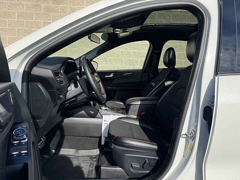 2024 Ford Escape ST-Line Select - Photo 25