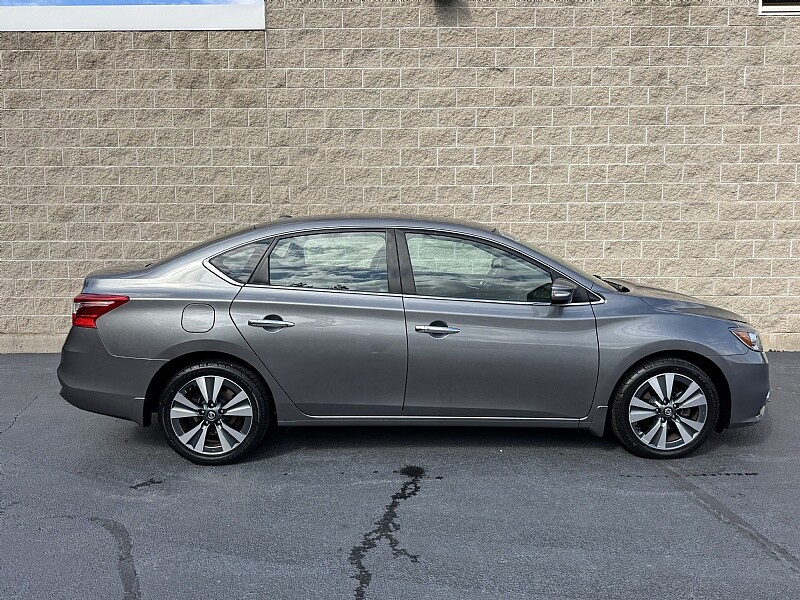2017 Nissan Sentra SL photo 2