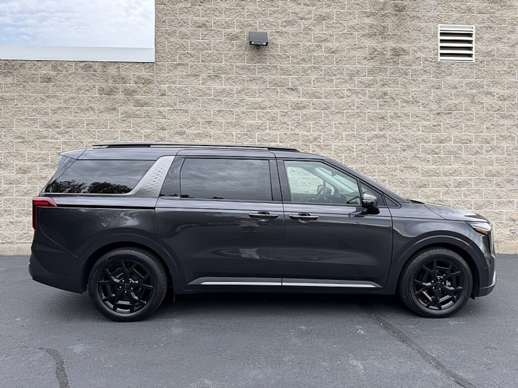 Used 2026 Kia Carnival SX Van Passenger Van