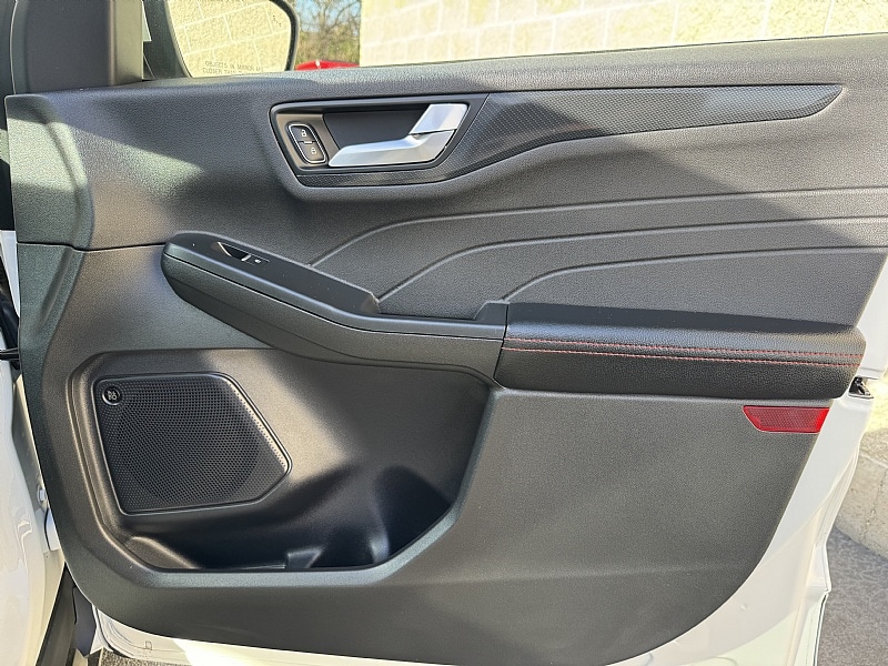 2024 Ford Escape ST-Line Select - Photo 29