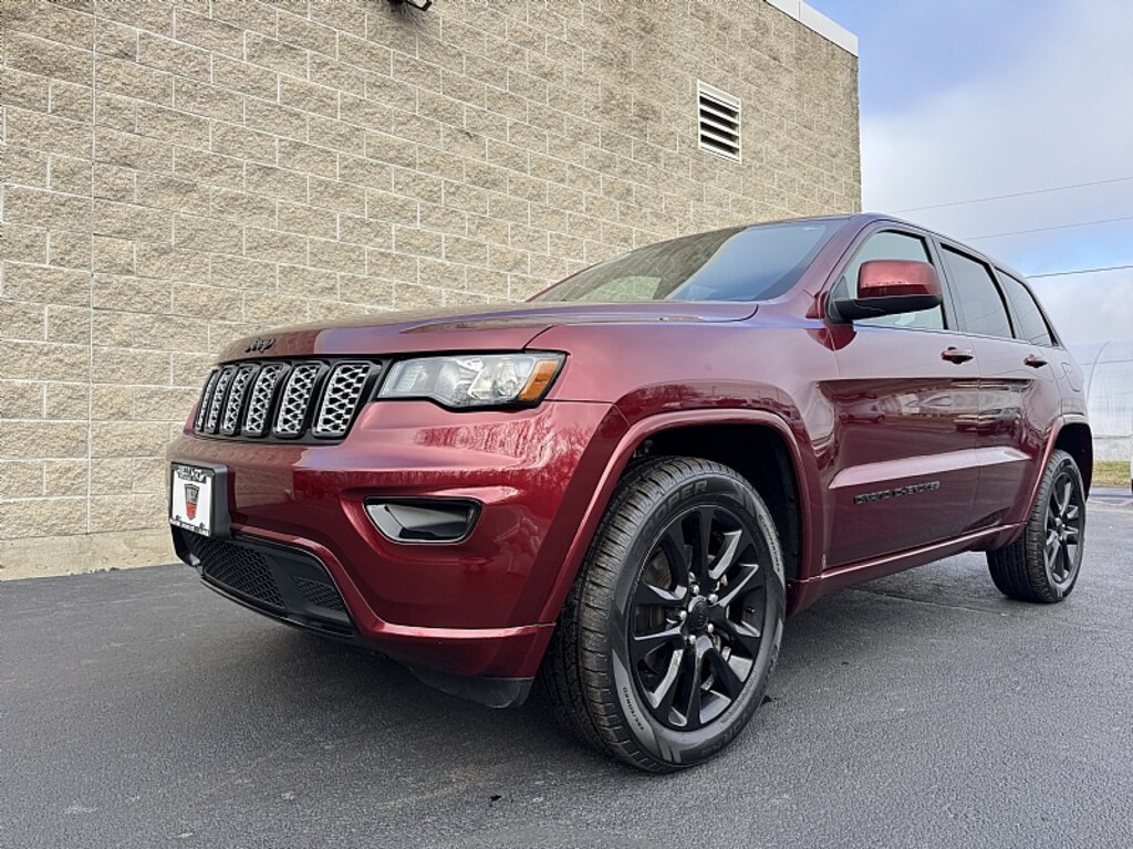 Used 2018 Jeep Grand Cherokee Altitude SUV