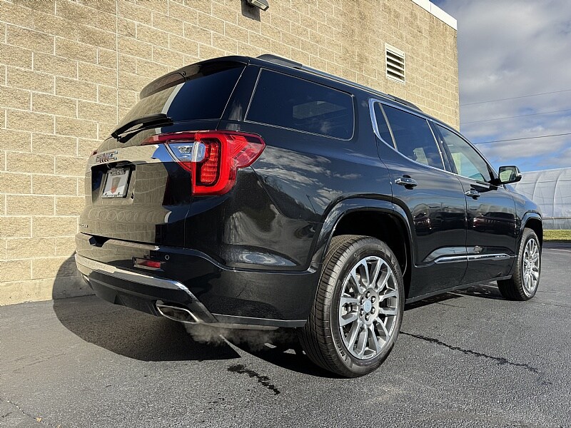 2023 Gmc Acadia Denali photo 3