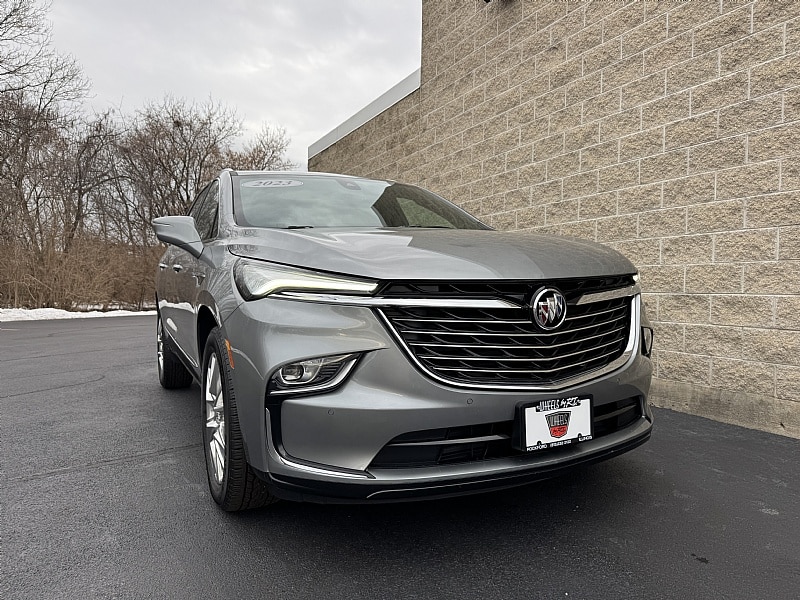 2023 Buick Enclave Essence's photo