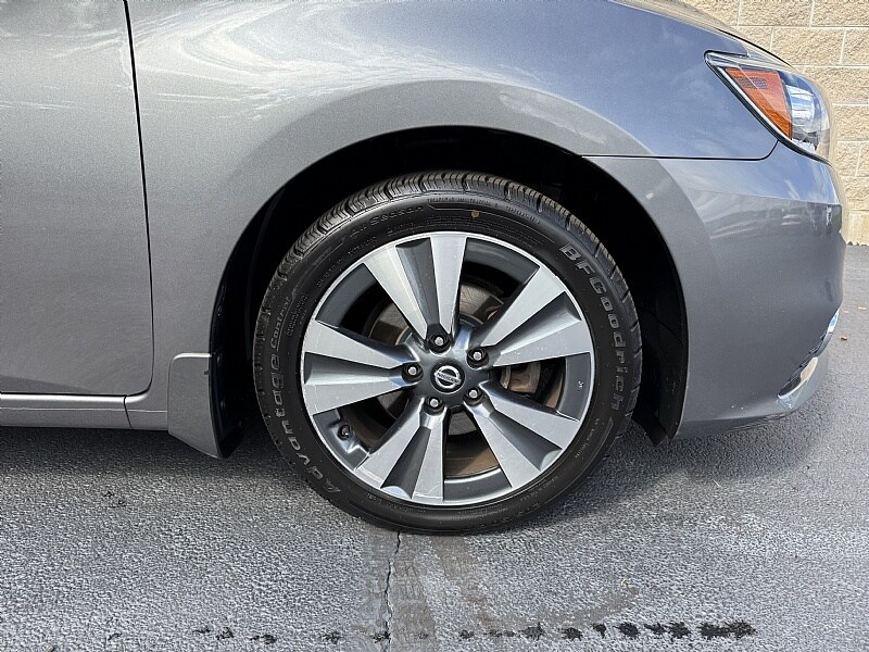 2017 Nissan Sentra SL photo 4