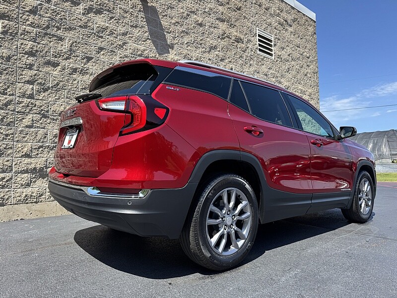 2022 Gmc Terrain photo 2