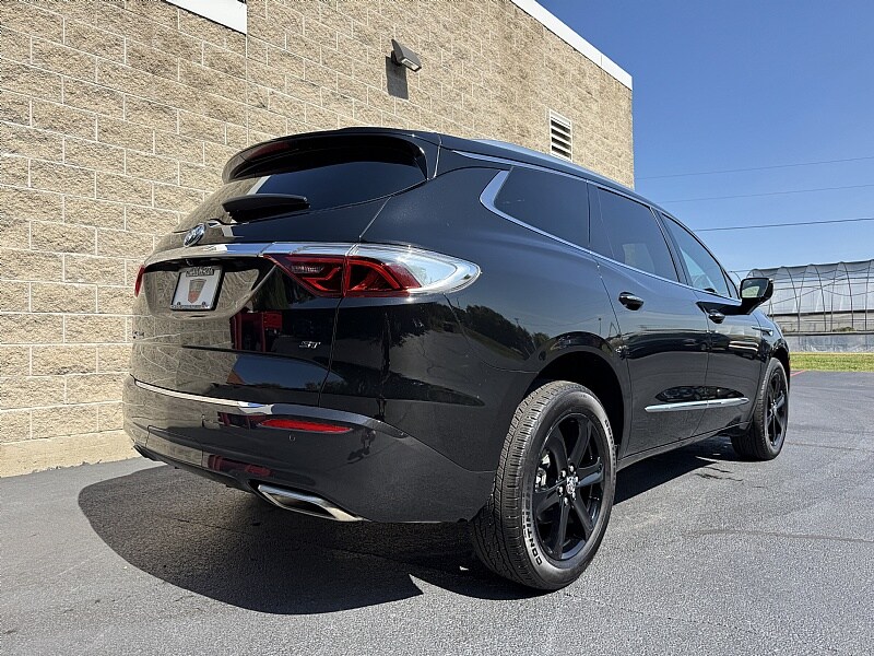 2024 Buick Enclave Essence photo 3