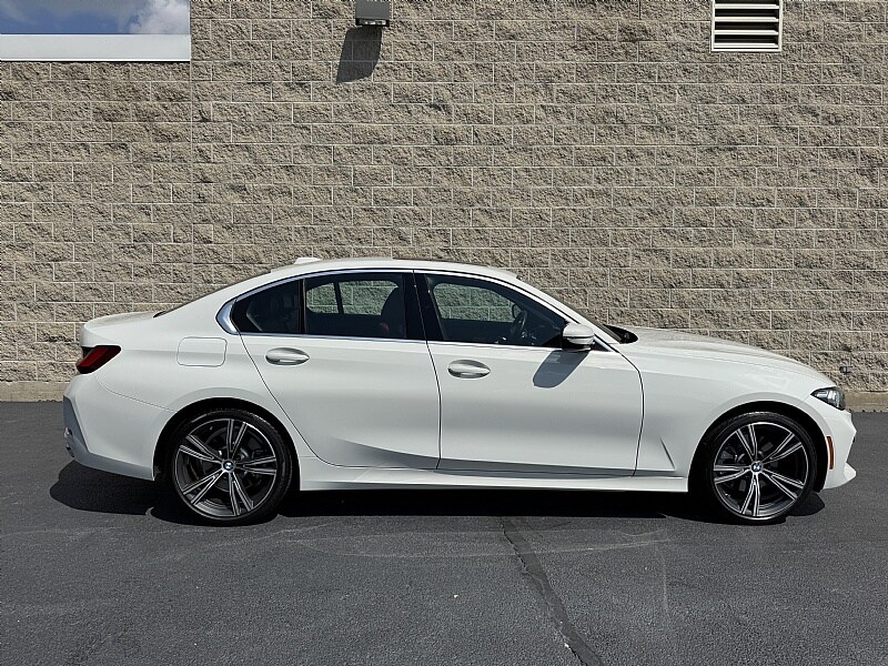 2024 Bmw 330i xDrive photo 2