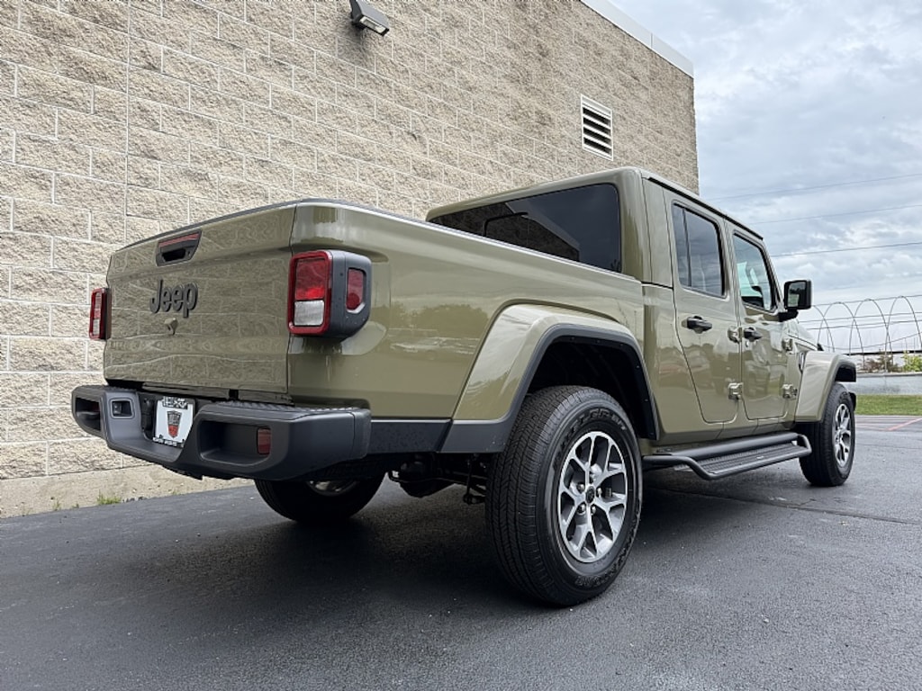 Used 2026 Jeep Gladiator Sport S Truck Crew Cab
